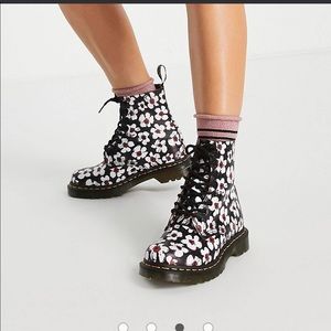 Dr MARTENS 1460 PASCAL Combat Boots Size: 7